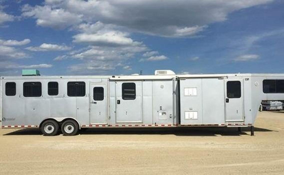 D Sutherland Horse Transportation - Old Westbury, NY