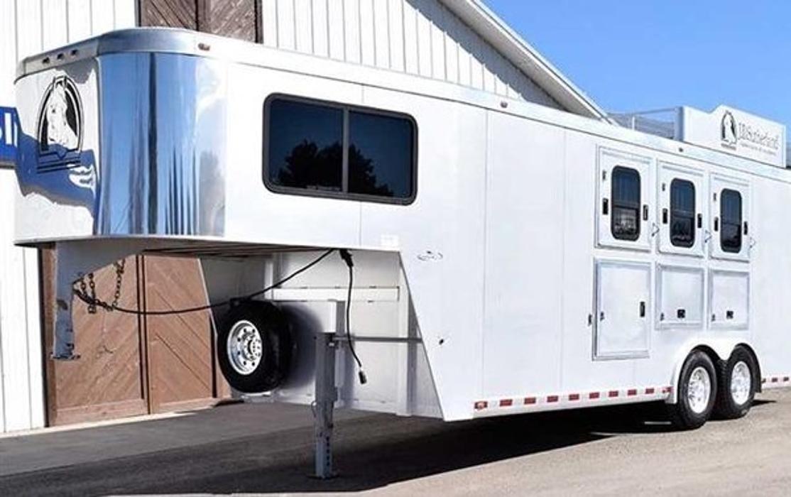 D Sutherland Horse Transportation - Old Westbury, NY