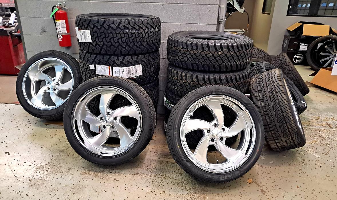 309 Customs - Moline, IL