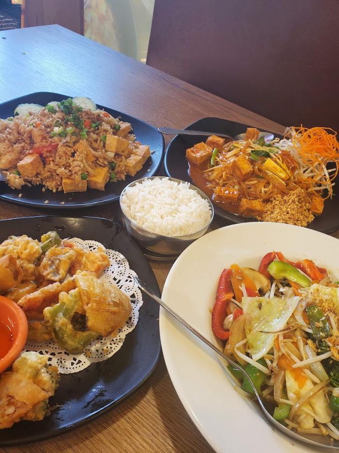 S Thai Food Restaurant Image