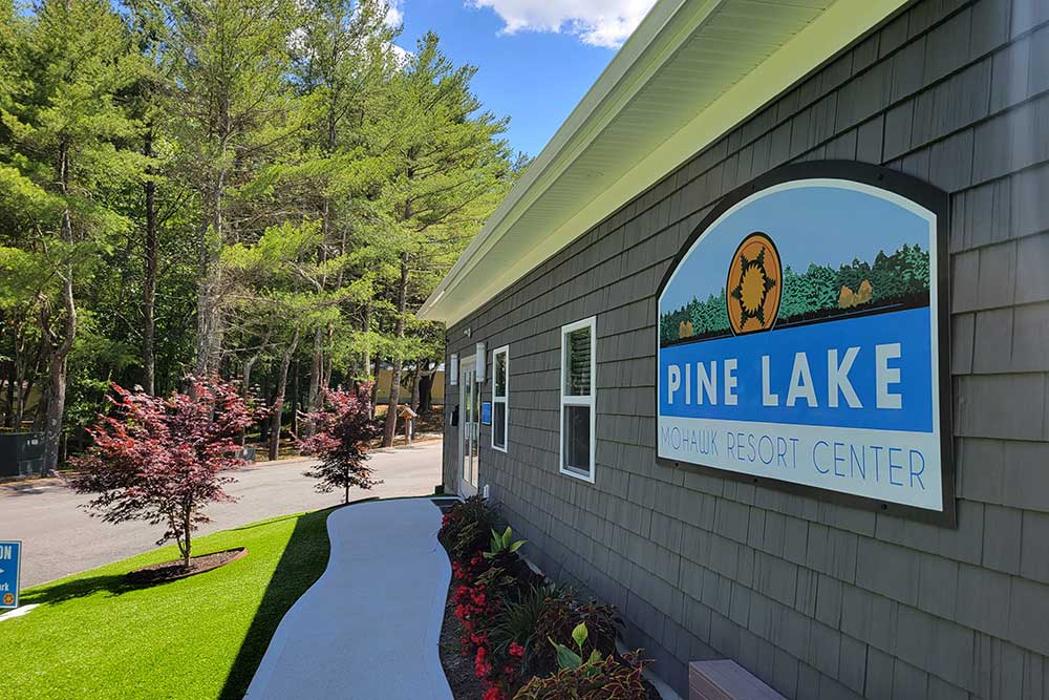 Pine Lake RV Resort & Cottages - Sturbridge, MA