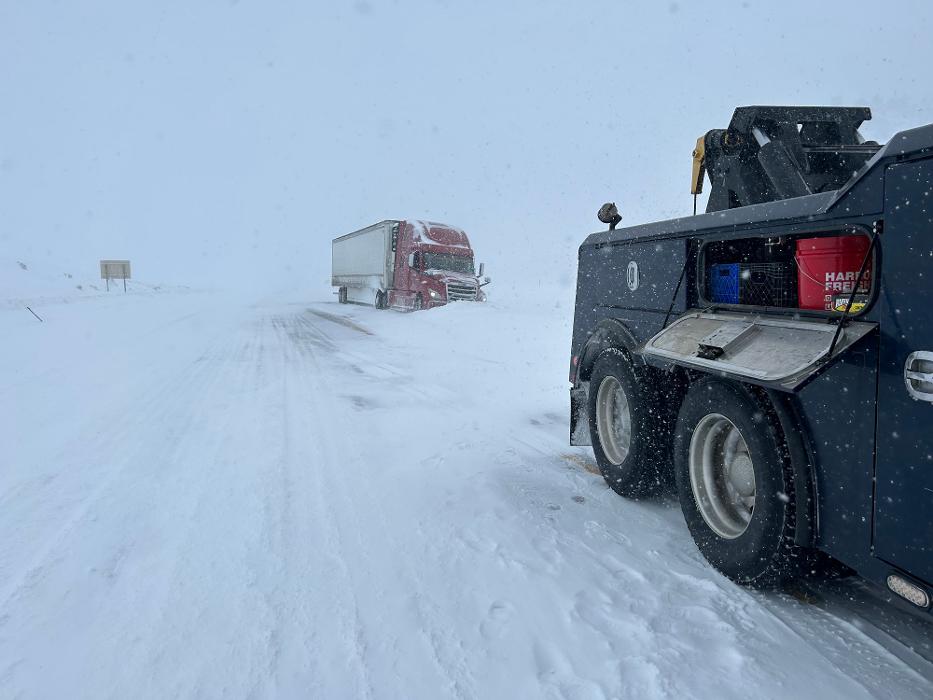 Select Towing and Recovery Image