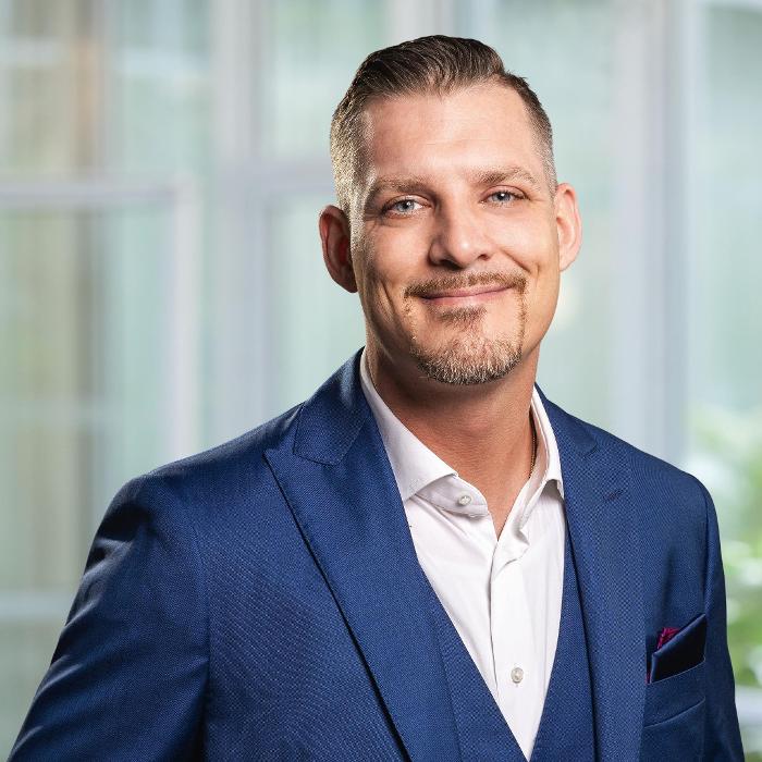 ERGO Versicherung Dean Popovic, Naumannstraße in Berlin