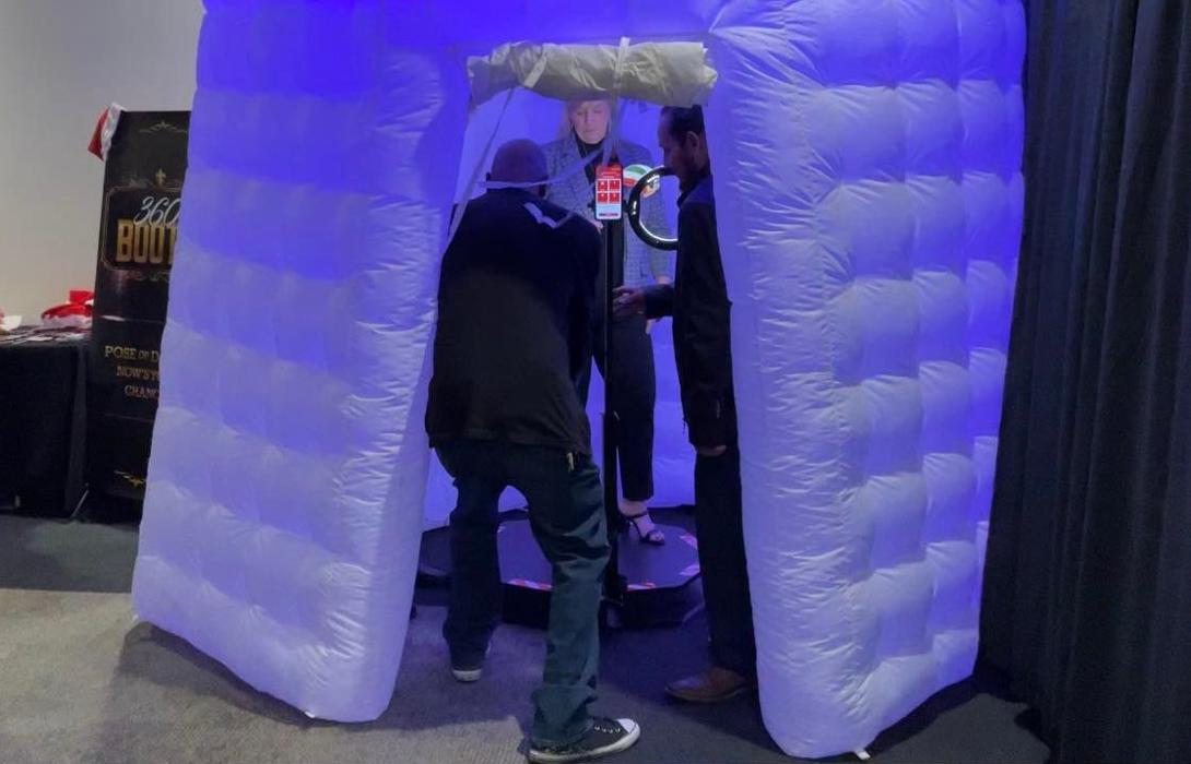Mr. Snow's Photo Booth 360 - Apple Valley, CA