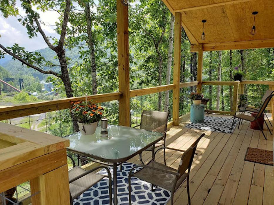 Devil's Backbone Adventure Resort - Matewan, WV