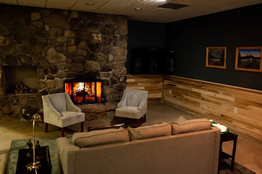 Devil's Backbone Adventure Resort - Matewan, WV