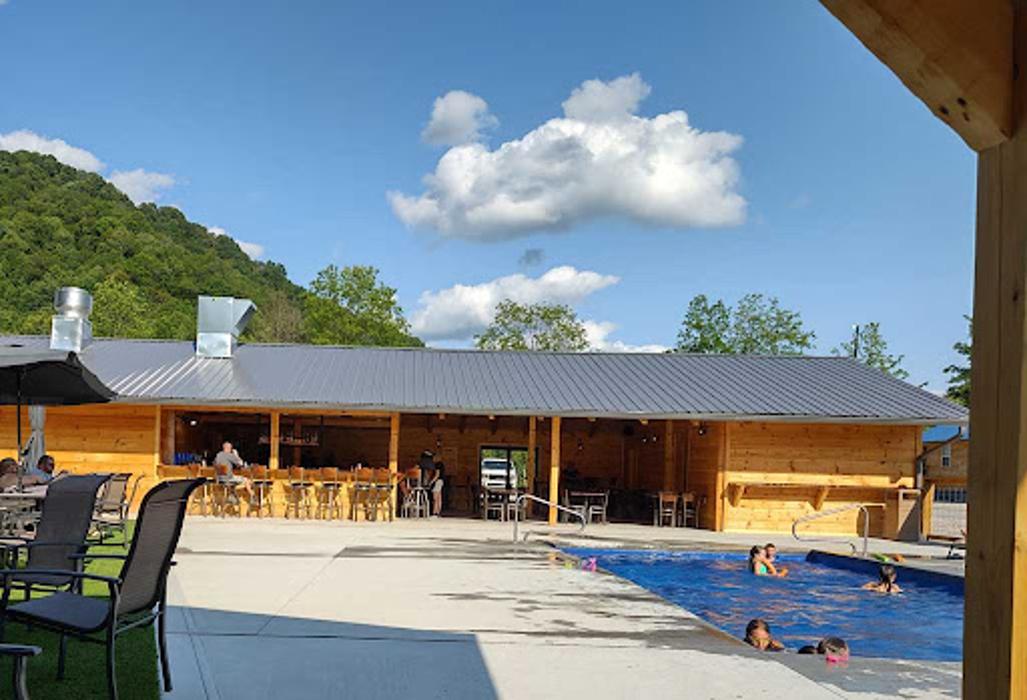 Devil's Backbone Adventure Resort - Matewan, WV