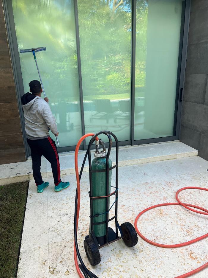 Window Washers Miami Corp - Miami, FL