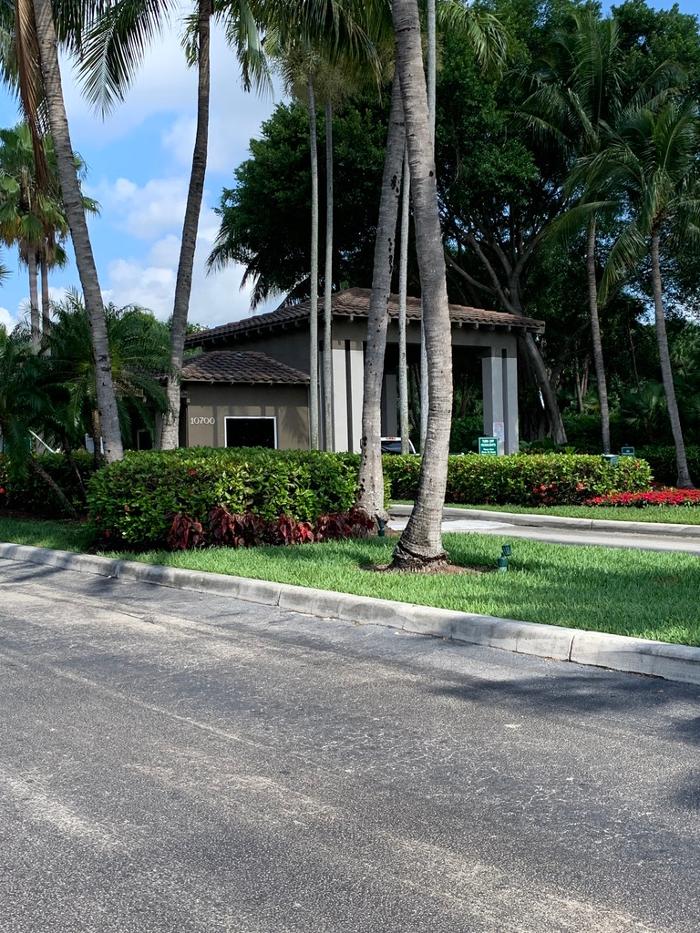 Central Lawn Maintenance - Fort Lauderdale, FL