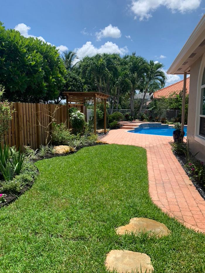 Central Lawn Maintenance - Fort Lauderdale, FL