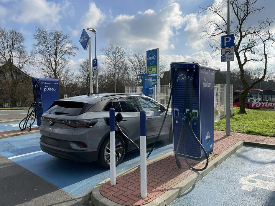 Aral pulse Ladestation, Lütticher Straße in Düsseldorf