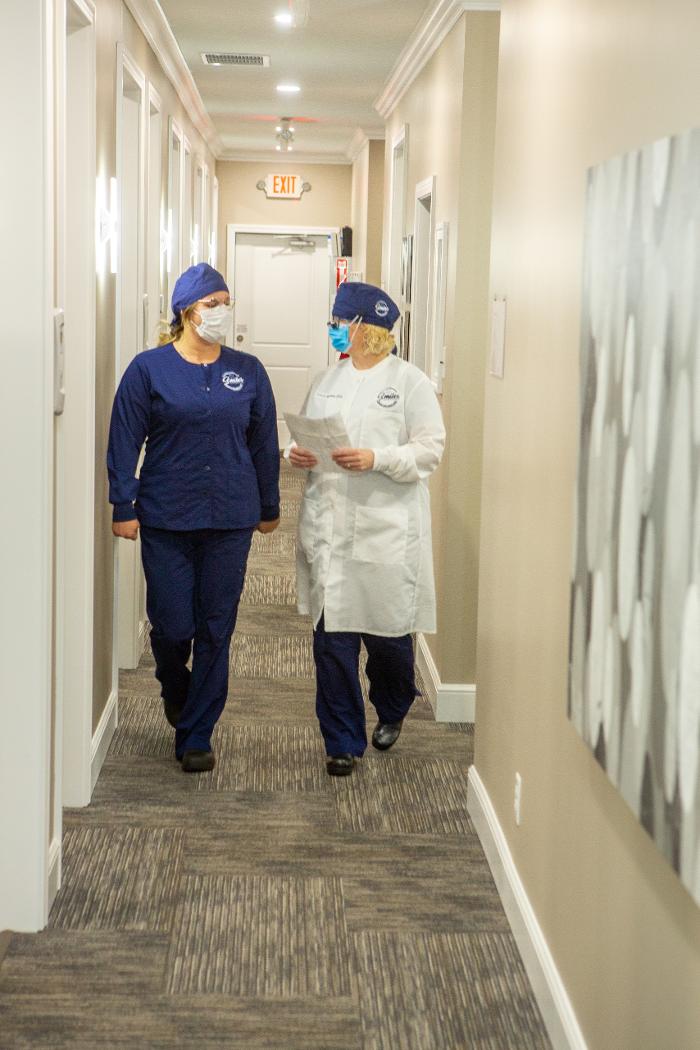 Smiles on the Boulevard Image