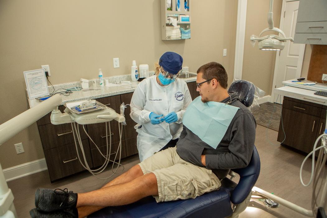 Smiles on the Boulevard Image