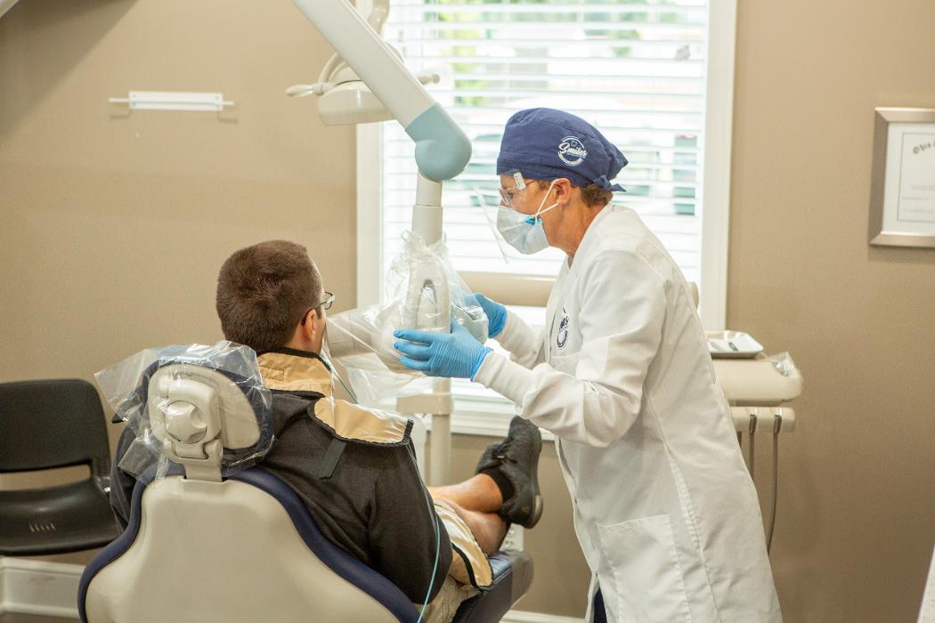 Smiles on the Boulevard Image