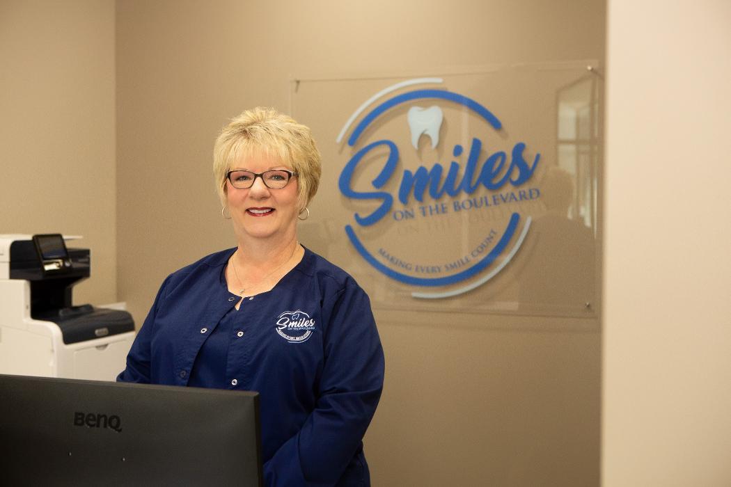 Smiles on the Boulevard Image