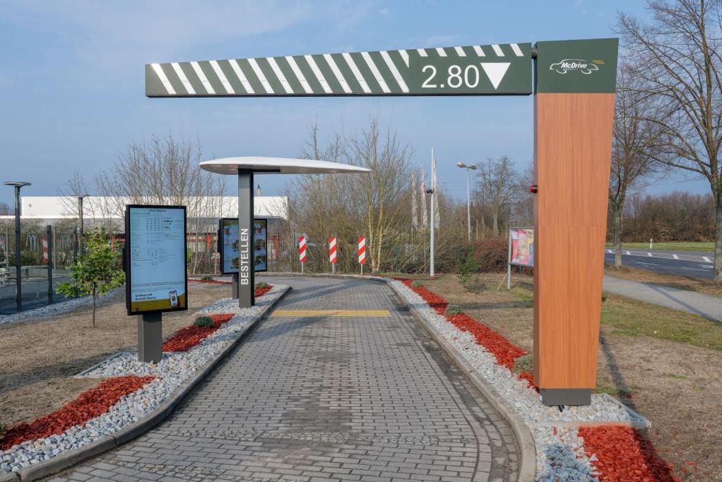 McDonald's, Ludwig-Erhard-Straße in Massen-Niederlausitz