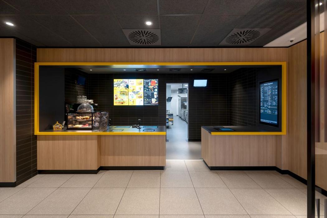 McDonald's, Ludwig-Erhard-Straße in Massen-Niederlausitz