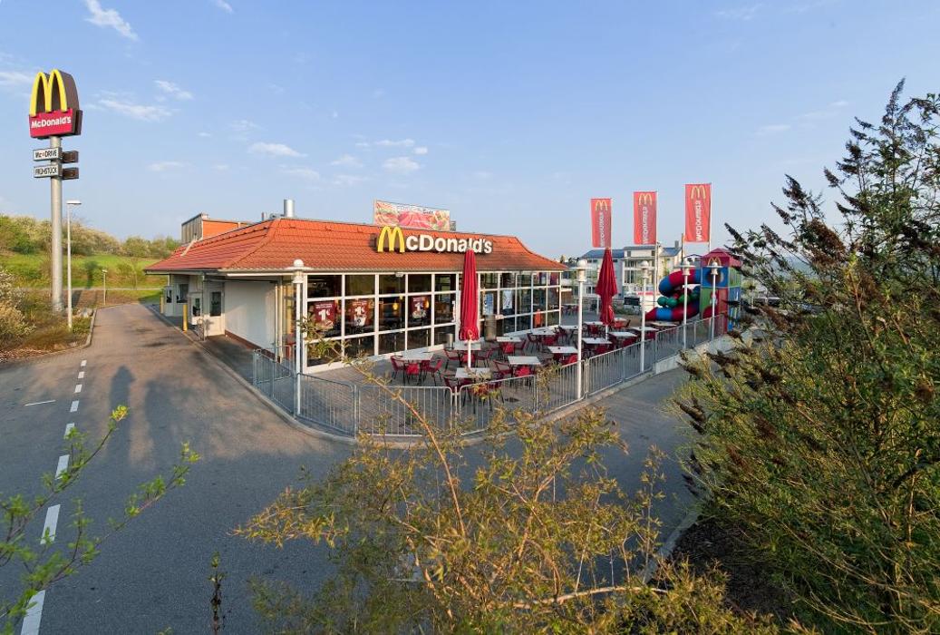 McDonald's, Am Autobahnkreuz in Ellhofen