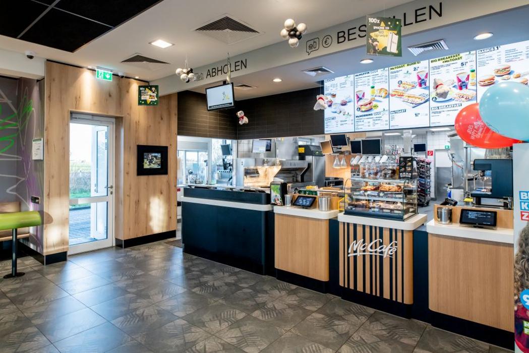 McDonald's, F. W.-Raiffeisen-Straße in Übach-Palenberg