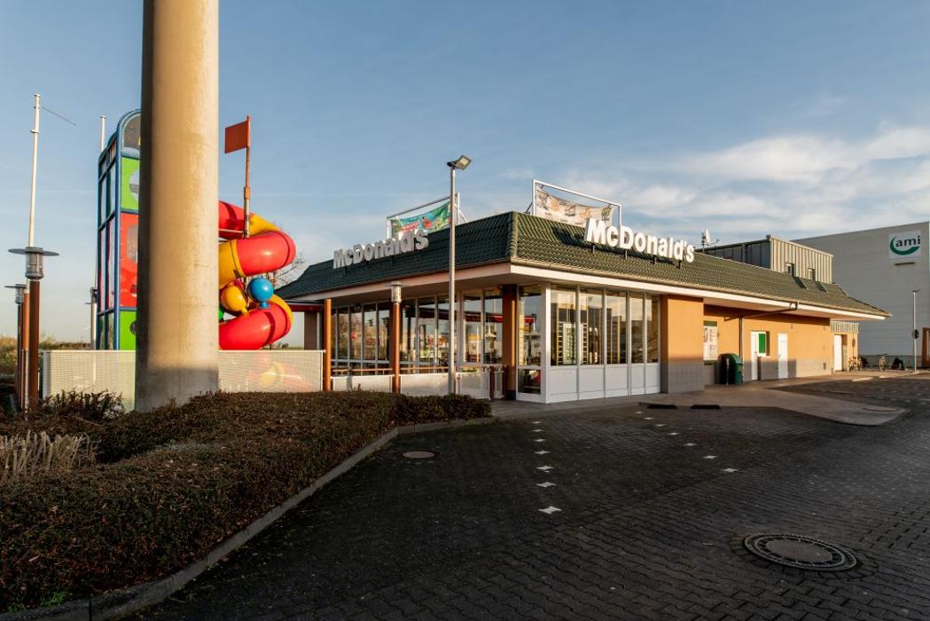 McDonald's, F. W.-Raiffeisen-Straße in Übach-Palenberg