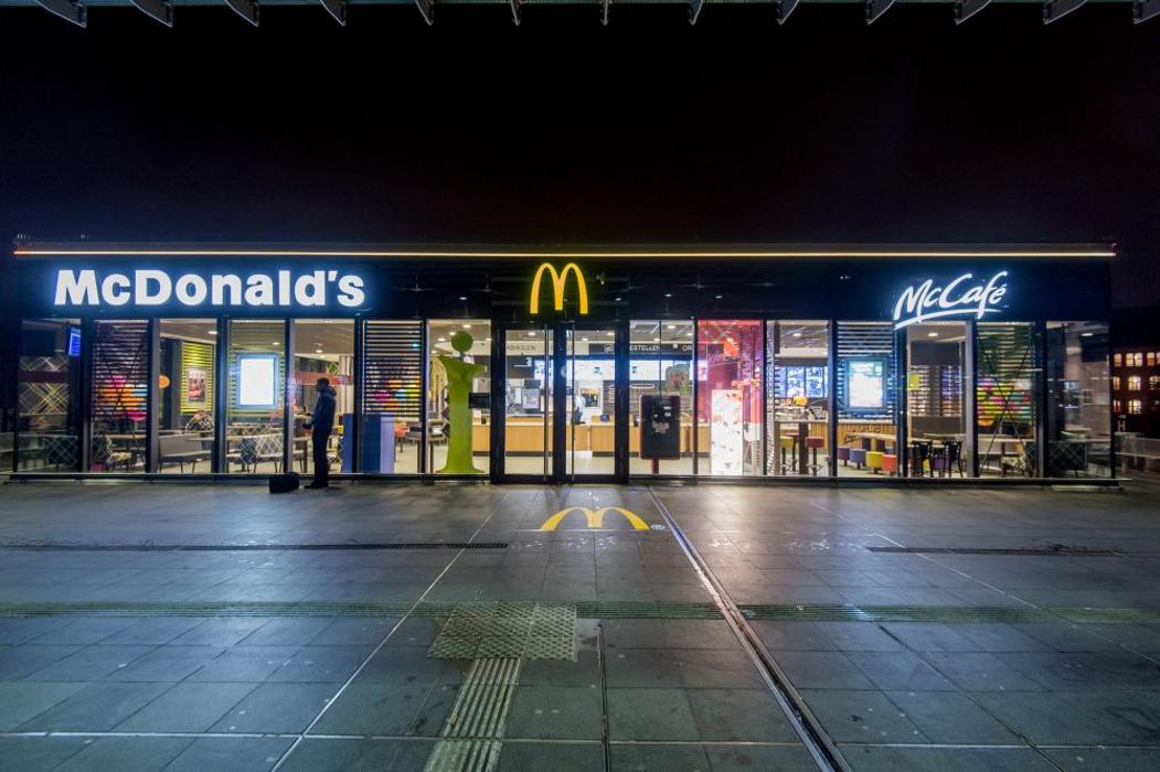 McDonald's, Sonntagsstraße in Berlin