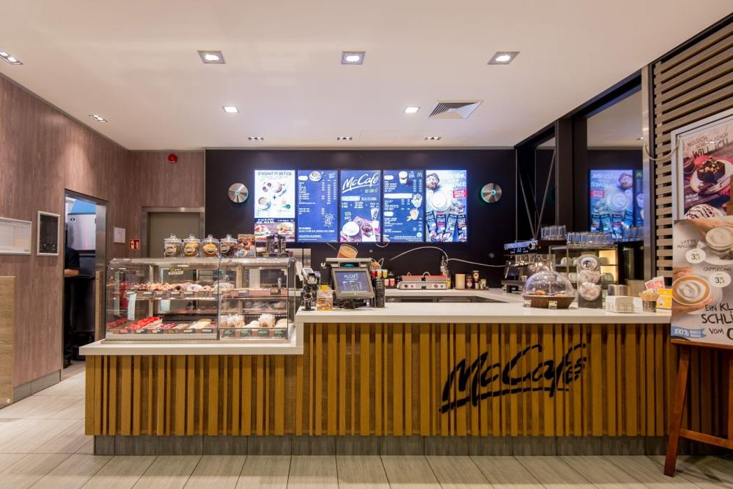 McDonald's, Sonntagsstraße in Berlin