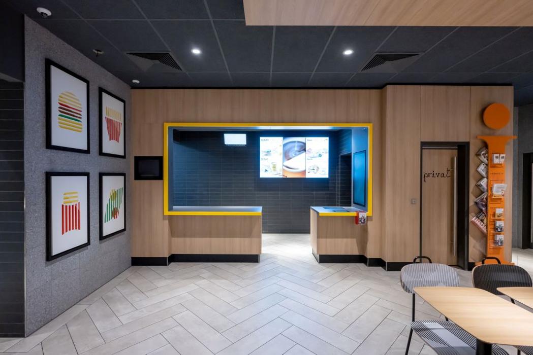 McDonald's, Lübecker Straße in Dormagen