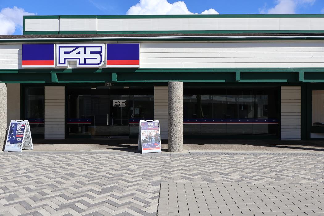 F45 Training Alamitos Bay Logo