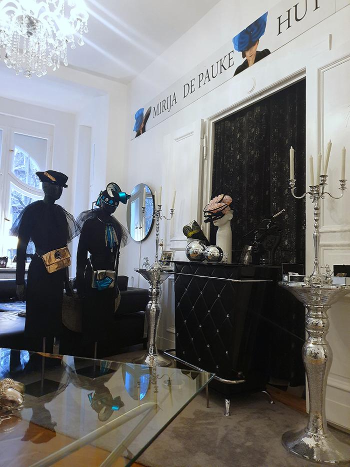Mirija de Pauke -Hut Couture-, Barbarossastraße in Berlin