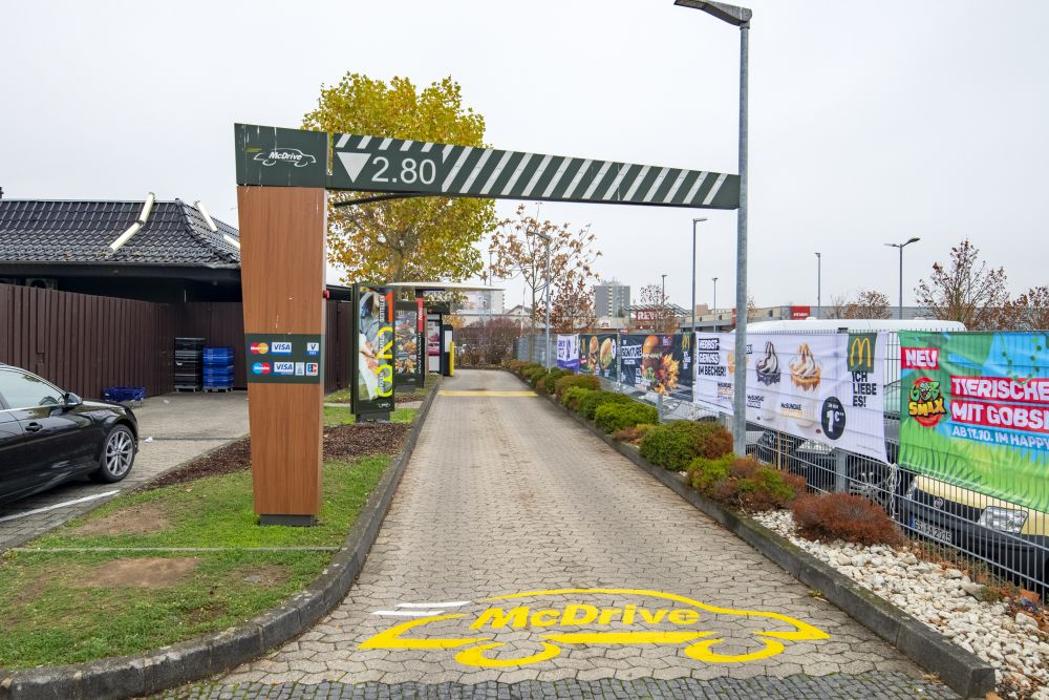 McDonald's, Adam-Opel-Straße in Rüsselsheim am Main