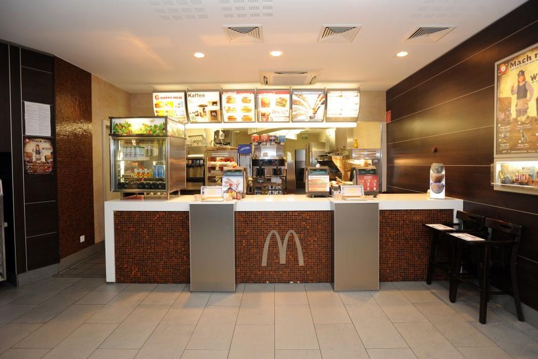McDonald's, Konrad-Adenauer-Platz in Neumünster