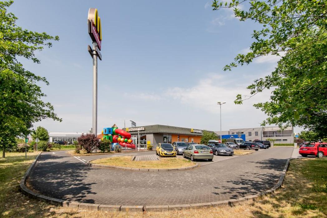 McDonald's, Dr.-Helmut-Schreyer-Straße in Delitzsch