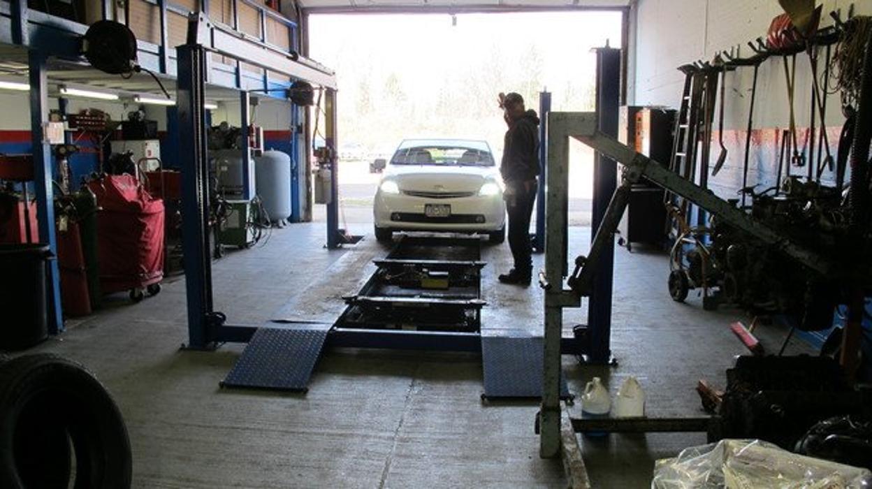 Erin and Bill's Automotive & Transport Inc. Image