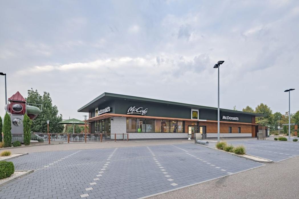 McDonald's, Adolf-Seebacher-Straße in Pforzheim