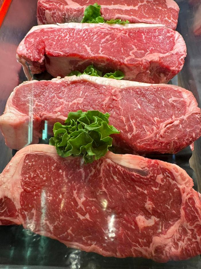 Morton's Gourmet Market - Sarasota, FL