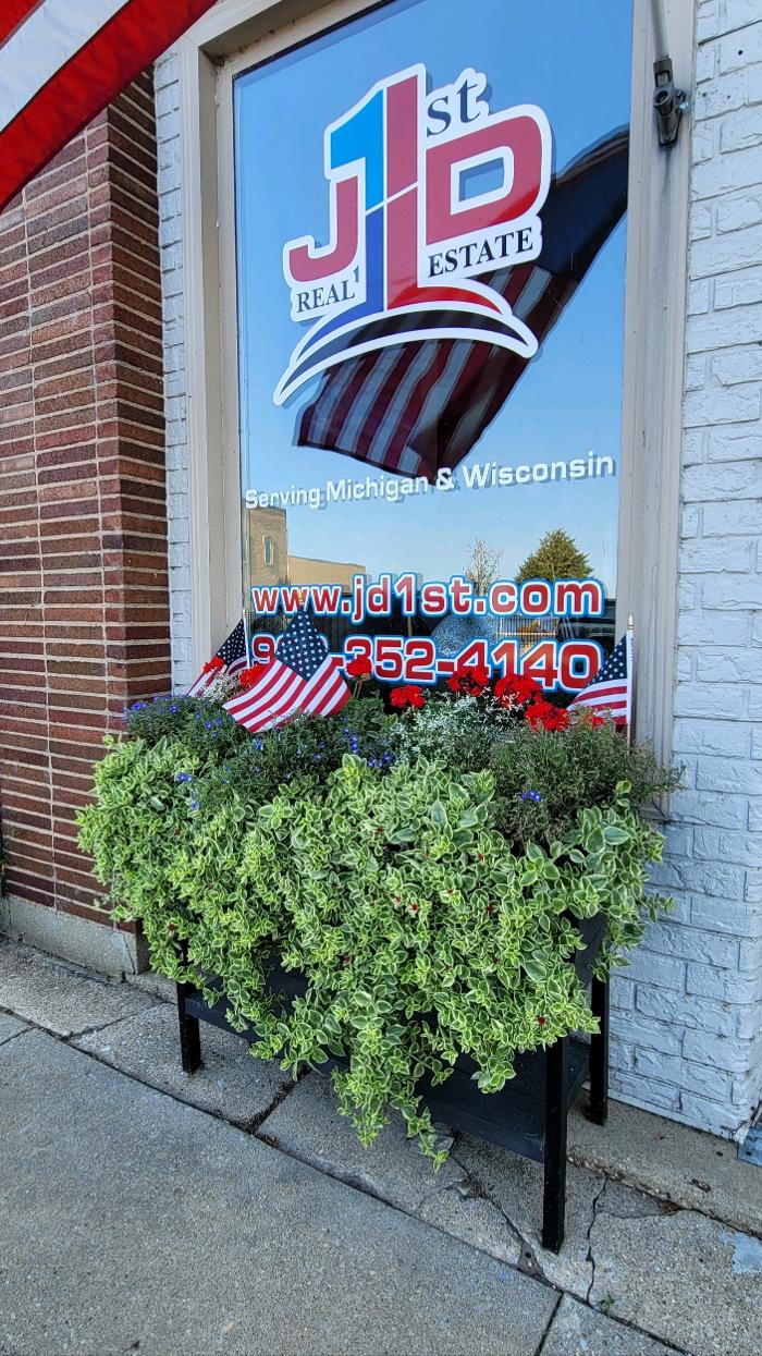 JD 1st Real Estate - Menominee, MI