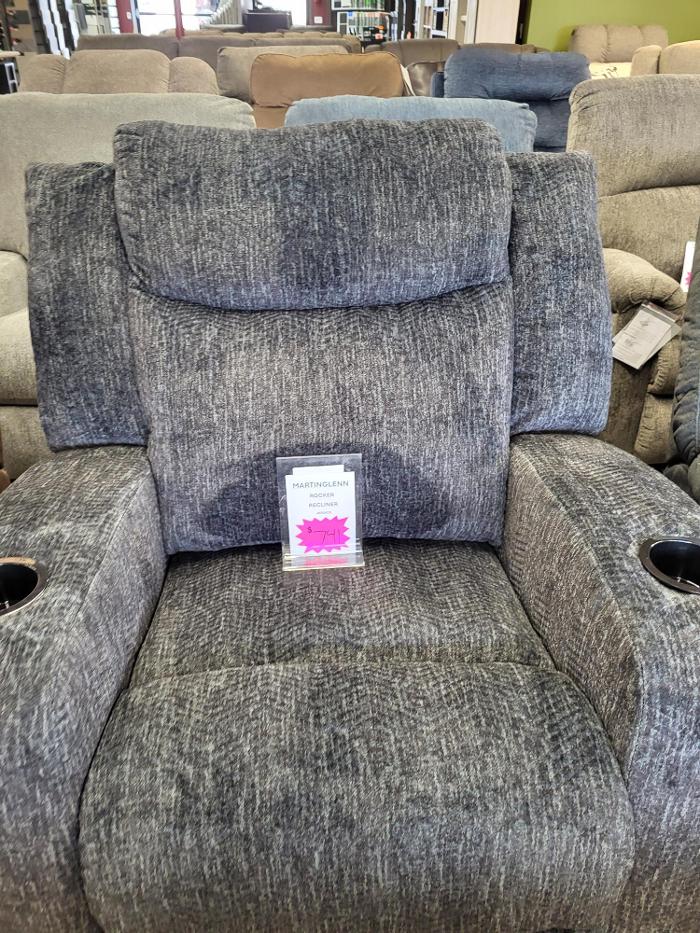 Davis Home Furnishings & Flooring Image