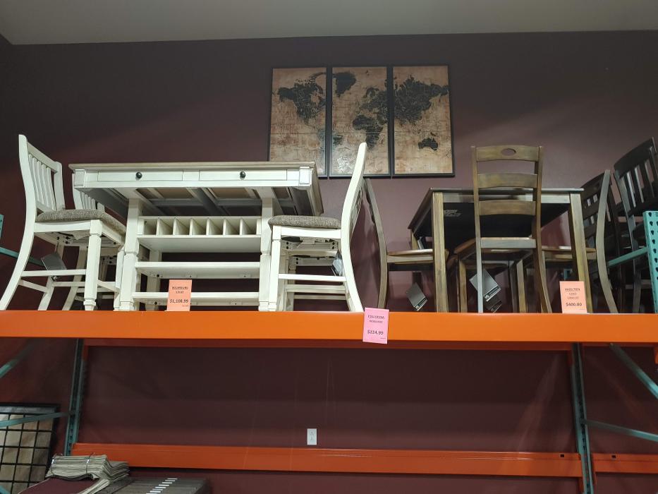 Davis Home Furnishings & Flooring Image