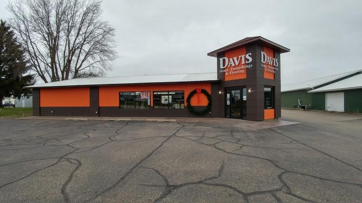 Davis Home Furnishings & Flooring Image