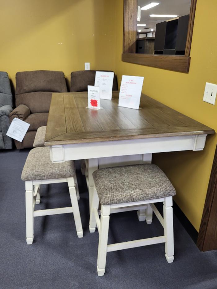 Davis Home Furnishings & Flooring Image