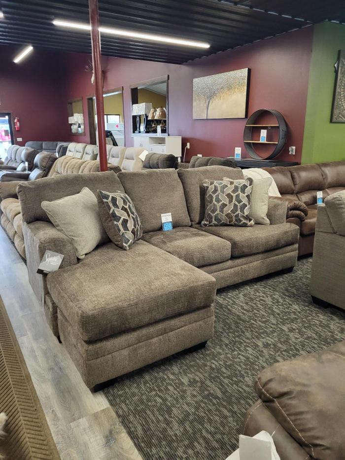 Davis Home Furnishings & Flooring Image