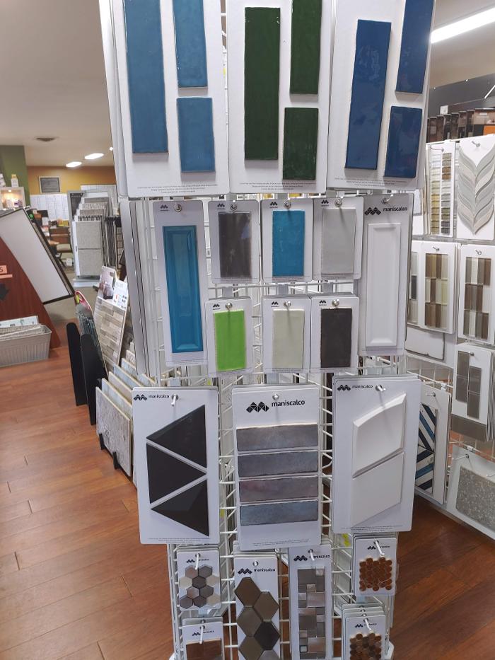 Davis Home Furnishings & Flooring Image