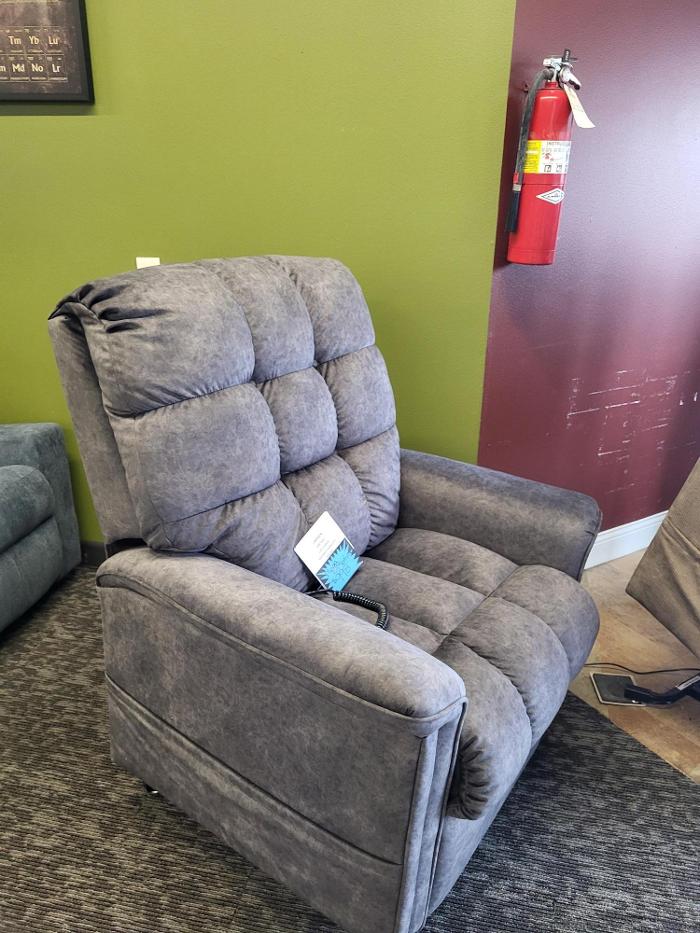 Davis Home Furnishings & Flooring Image