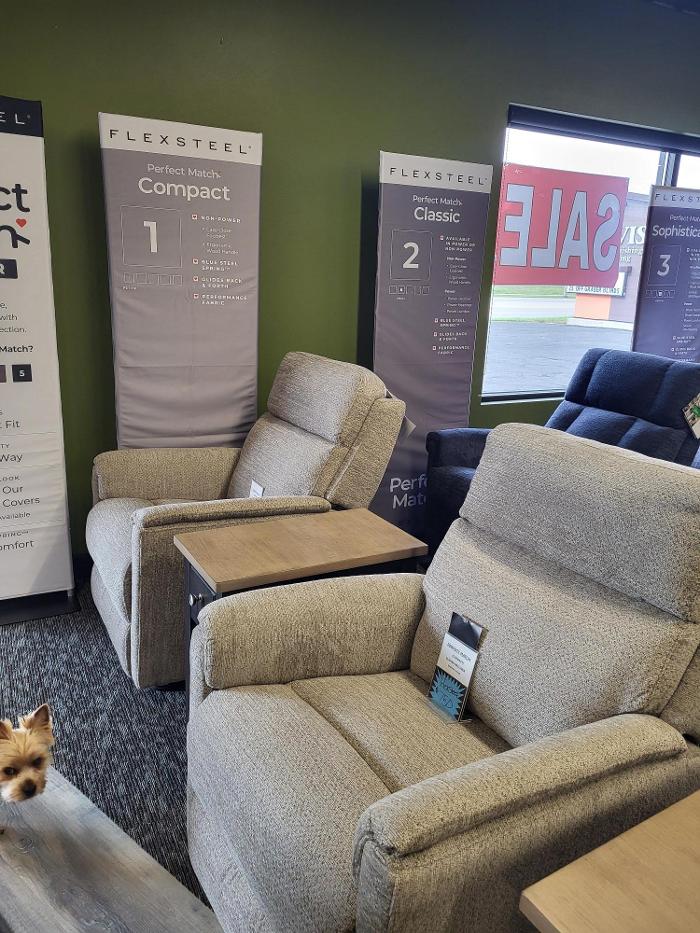 Davis Home Furnishings & Flooring Image