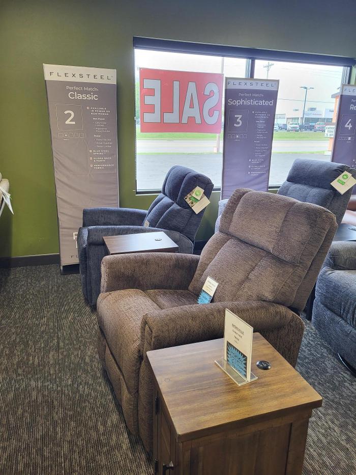 Davis Home Furnishings & Flooring Image