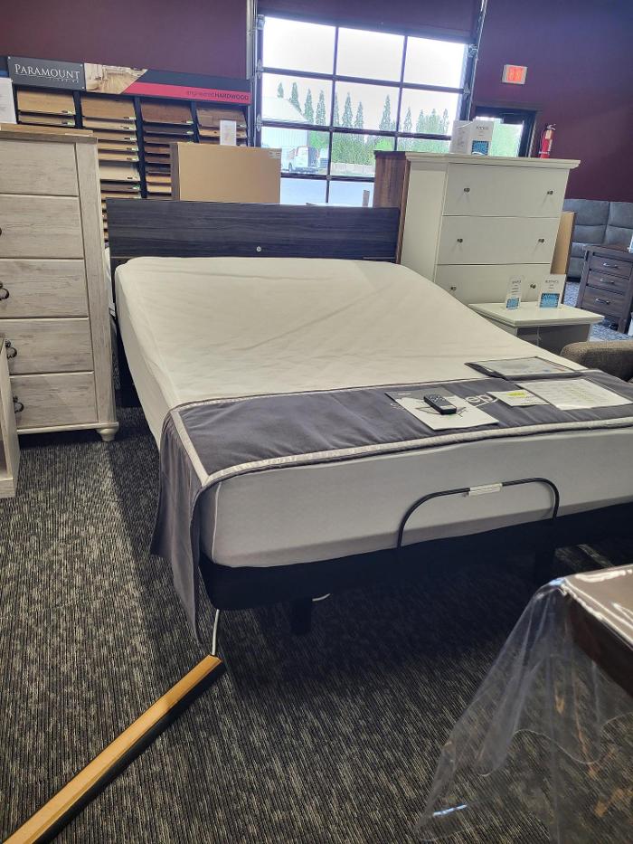 Davis Home Furnishings & Flooring Image