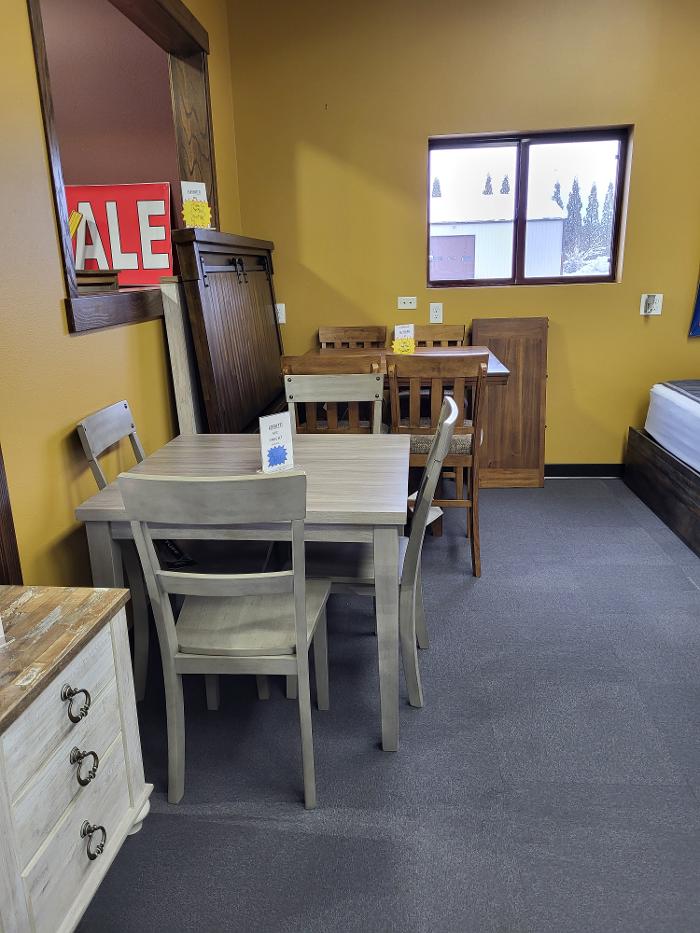 Davis Home Furnishings & Flooring Image