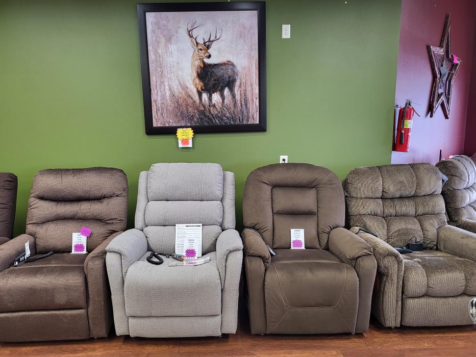 Davis Home Furnishings & Flooring Image