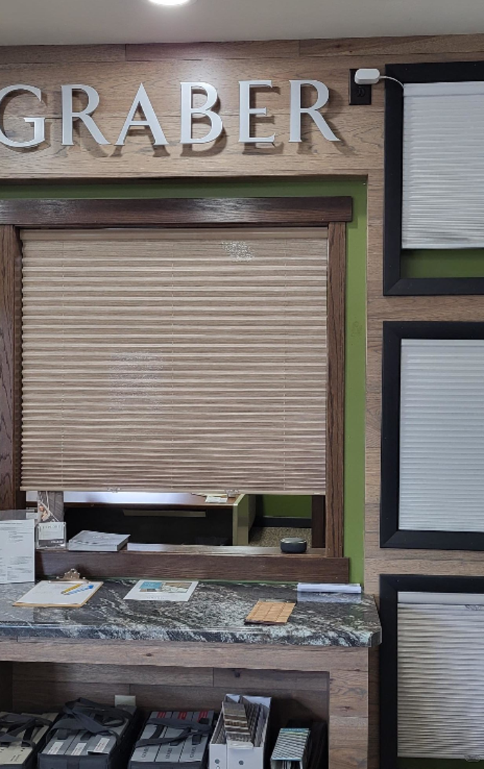 Davis Home Furnishings & Flooring Image