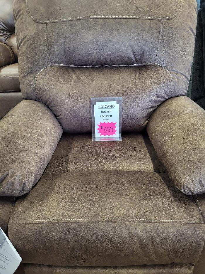 Davis Home Furnishings & Flooring Image